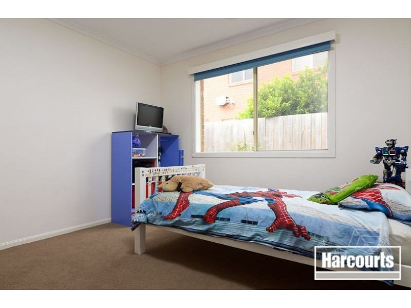 8 Friuli Place, Skye VIC 3977