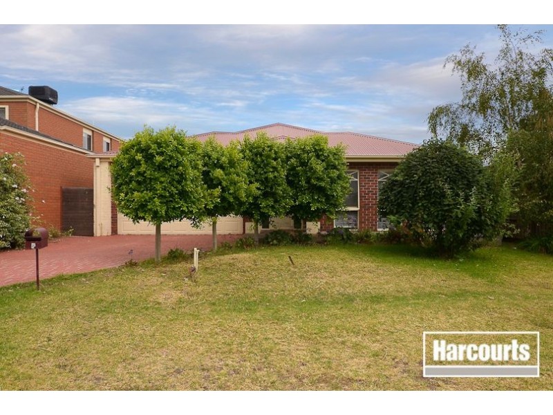 8 Friuli Place, Skye VIC 3977