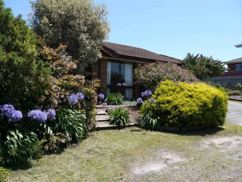 1 Honeyeater Place, Carrum Downs VIC 3201