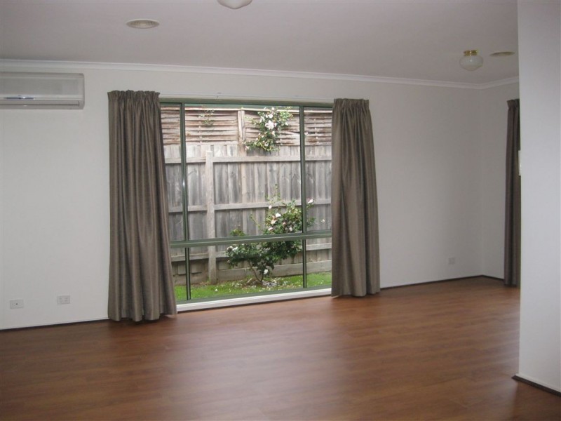 21 Rocklea Cres, Skye VIC 3977