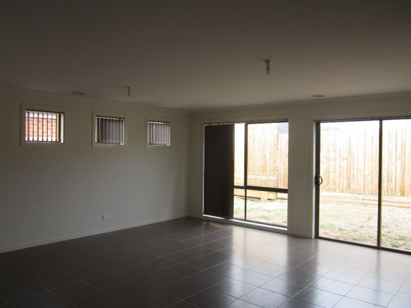 89 Diamond Parade, Skye VIC 3977