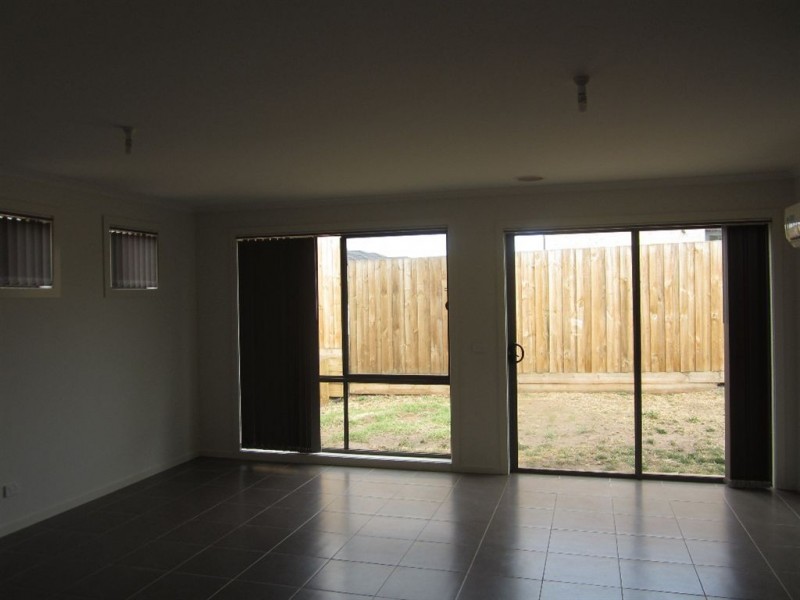 89 Diamond Parade, Skye VIC 3977