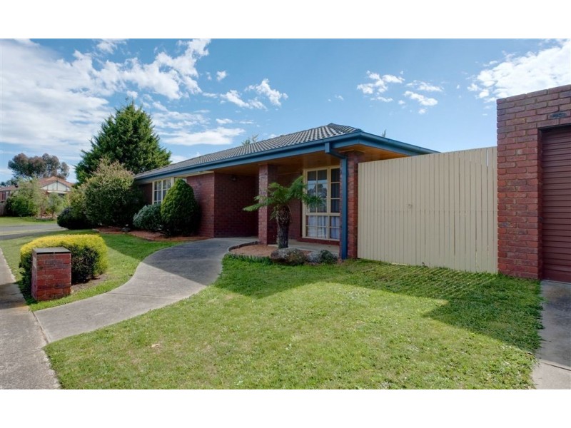 17 Quarrion Drive, Carrum Downs VIC 3201