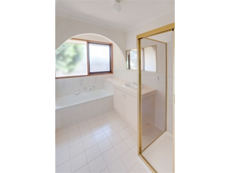 17 Quarrion Drive, Carrum Downs VIC 3201