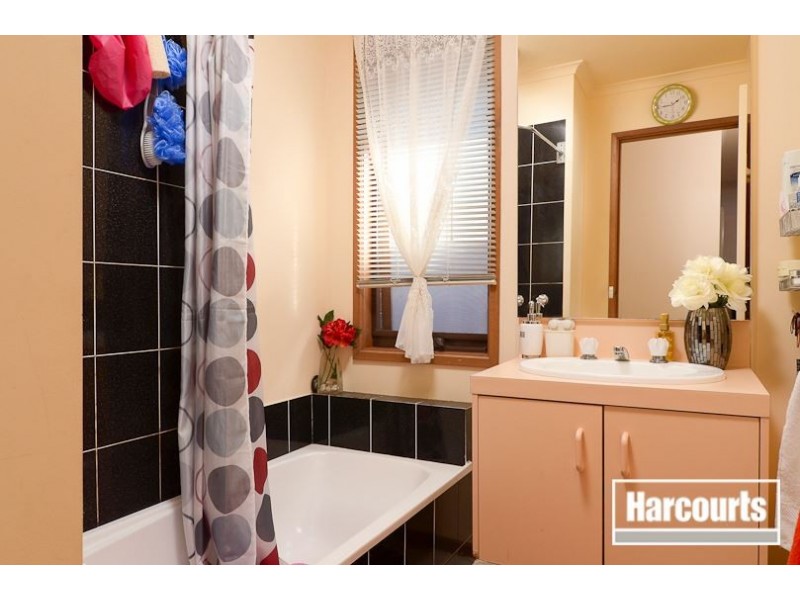 25 Paras Drive, Carrum Downs VIC 3201