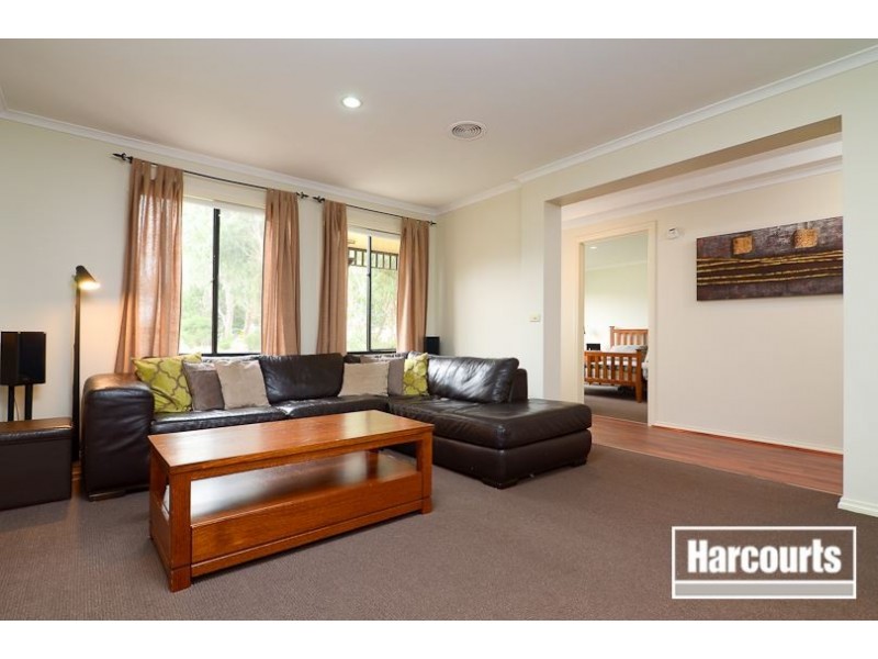 22 Captain Cook Close, Skye VIC 3977