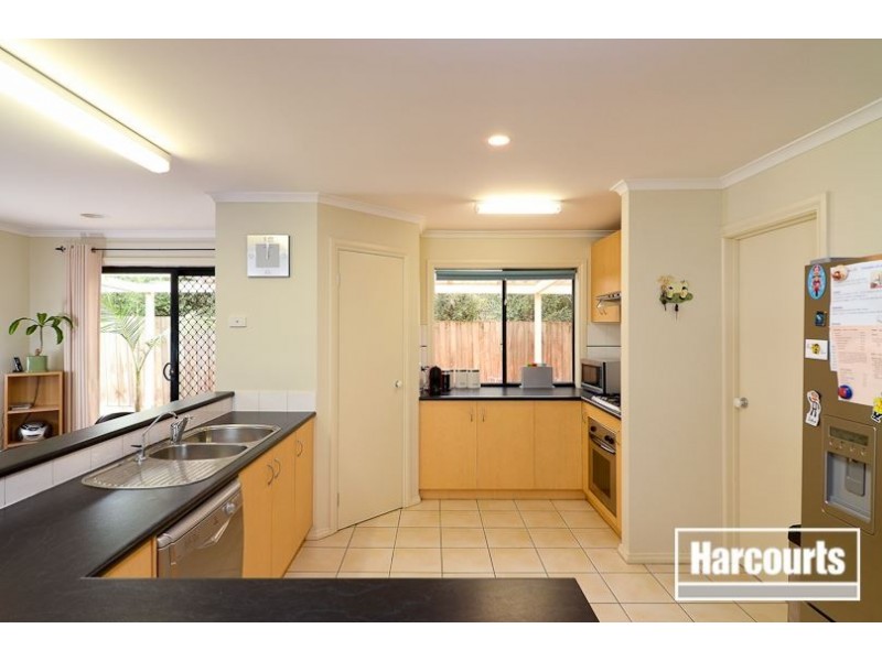 22 Captain Cook Close, Skye VIC 3977