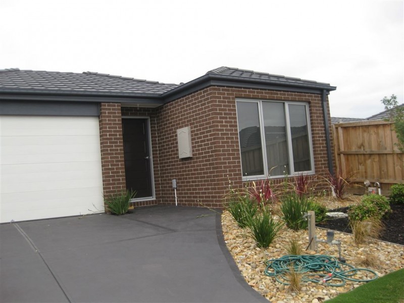 4 Cerise Court, Carrum Downs VIC 3201