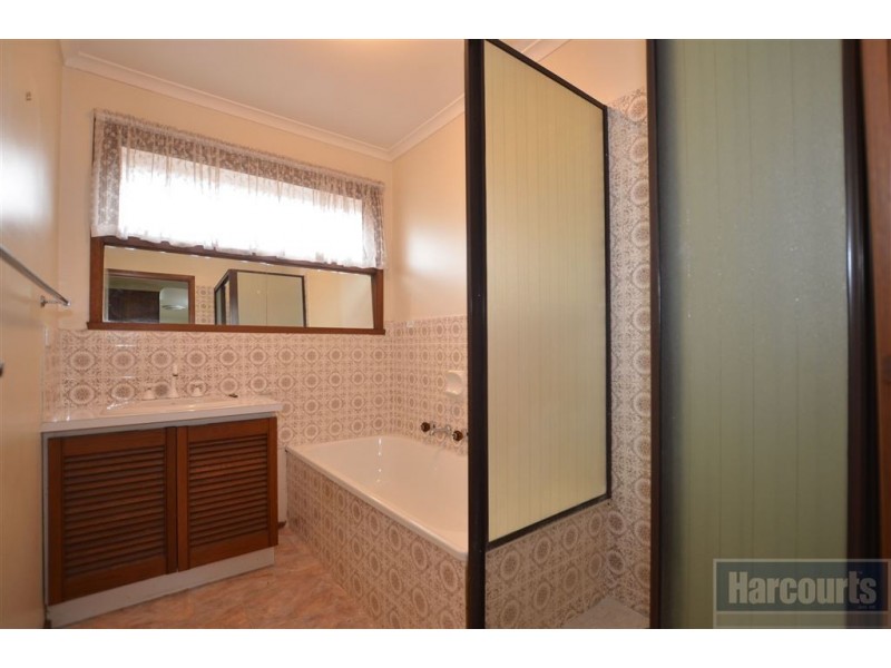 27 Lyrebird Drive, Carrum Downs VIC 3201