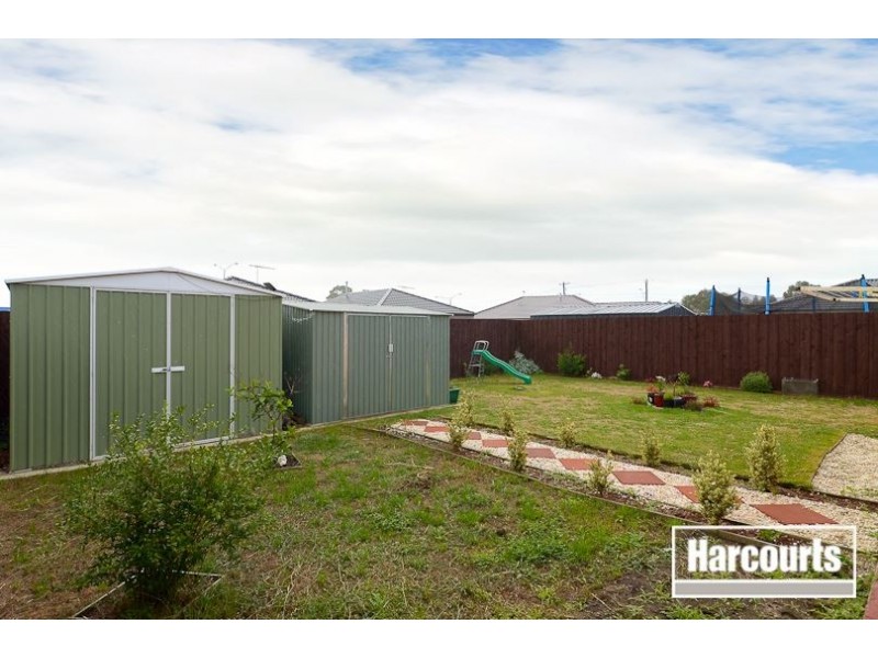 8 Omega Street, Carrum Downs VIC 3201