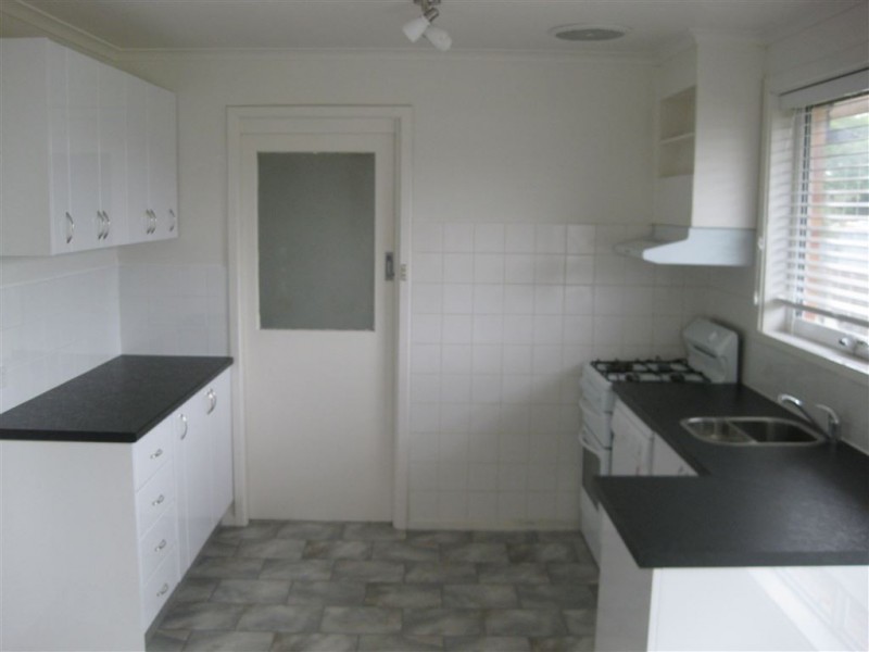 8 Selsey Street, Seaford VIC 3198