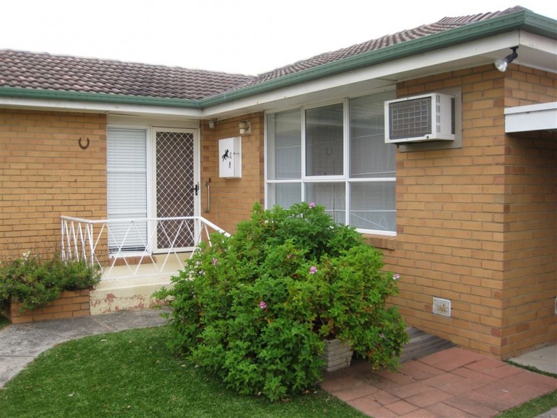8 Selsey Street, Seaford VIC 3198