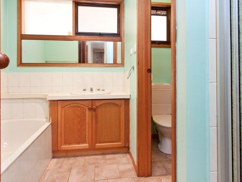 1 Carrington Cres, Carrum Downs VIC 3201