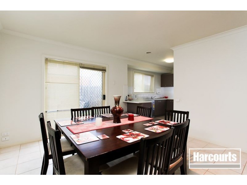 24 Lats Avenue, Carrum Downs VIC 3201