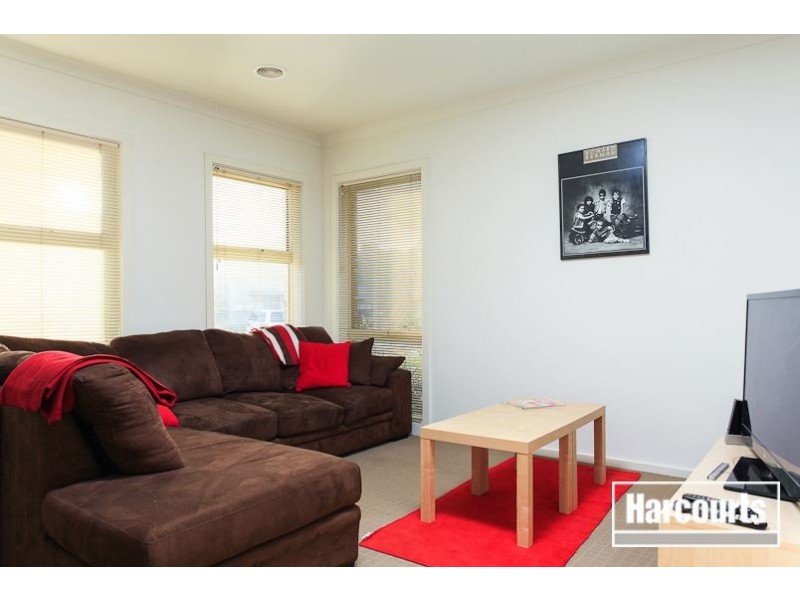 24 Lats Avenue, Carrum Downs VIC 3201