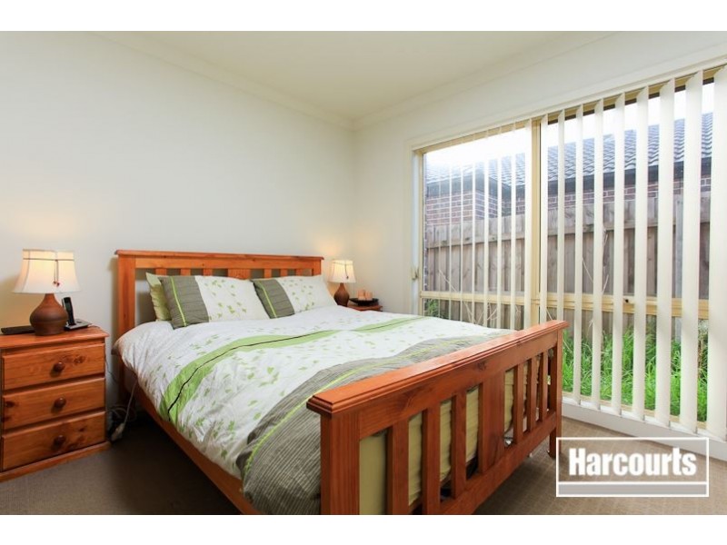 24 Lats Avenue, Carrum Downs VIC 3201