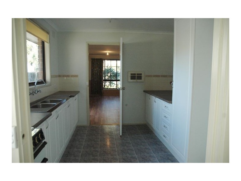 11 Swan Court, Carrum Downs VIC 3201