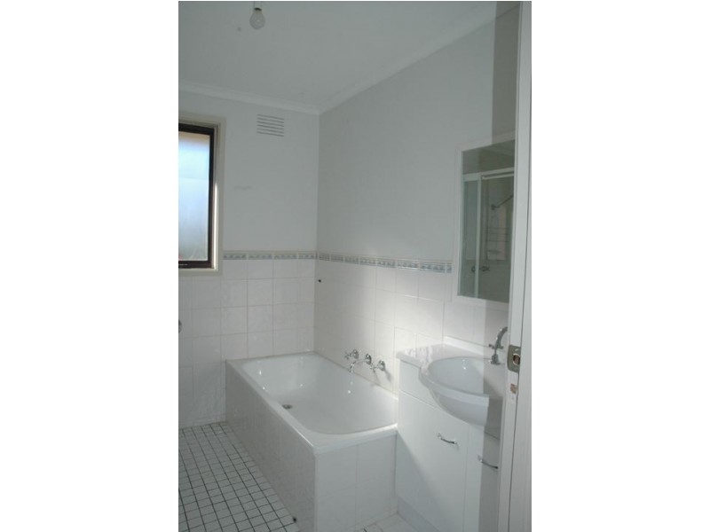 11 Swan Court, Carrum Downs VIC 3201