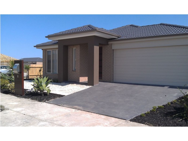 8 Elysian Drive, Cranbourne West VIC 3977