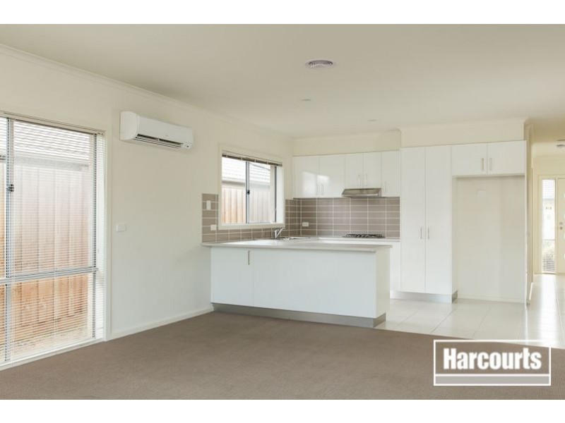 2/106 Broderick Road, Carrum Downs VIC 3201