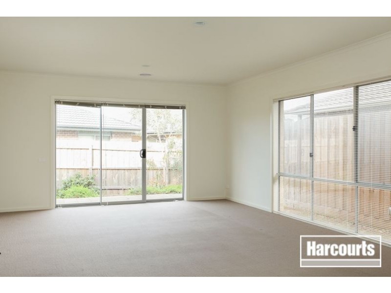 2/106 Broderick Road, Carrum Downs VIC 3201