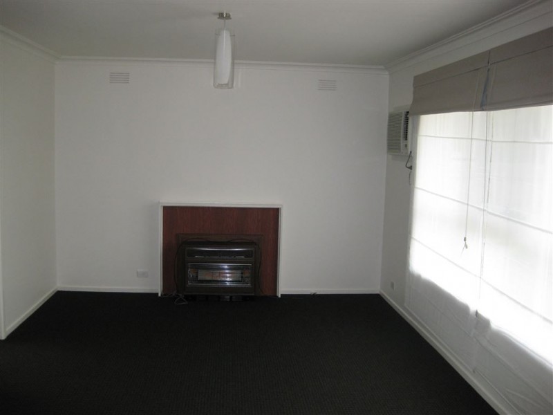 8 Selsey Street, Seaford VIC 3198