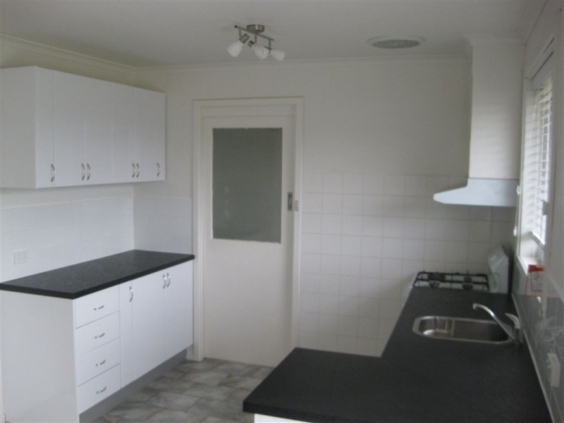 8 Selsey Street, Seaford VIC 3198