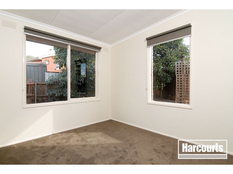 130 Tamarisk Drive, Frankston North VIC 3200