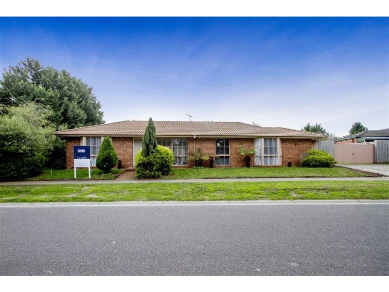 2 Belgrave Place, Carrum Downs VIC 3201