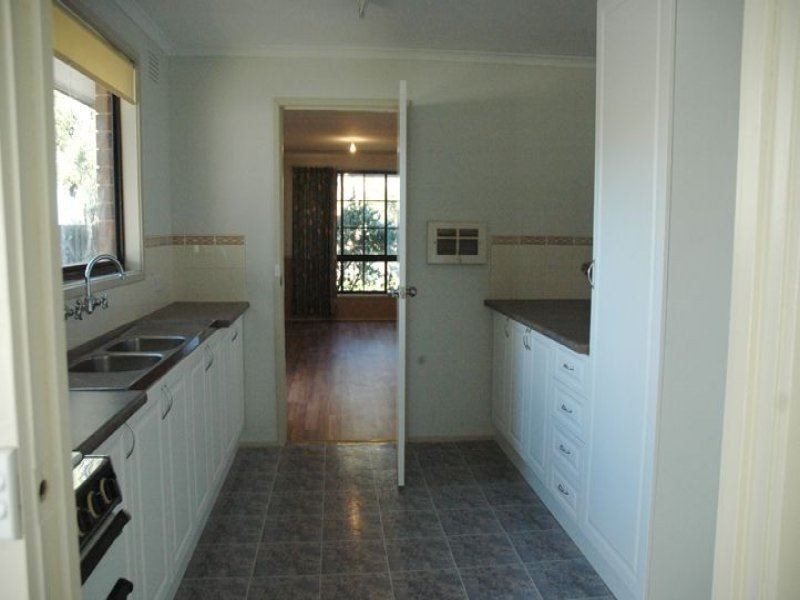 11 Swan Court, Carrum Downs VIC 3201