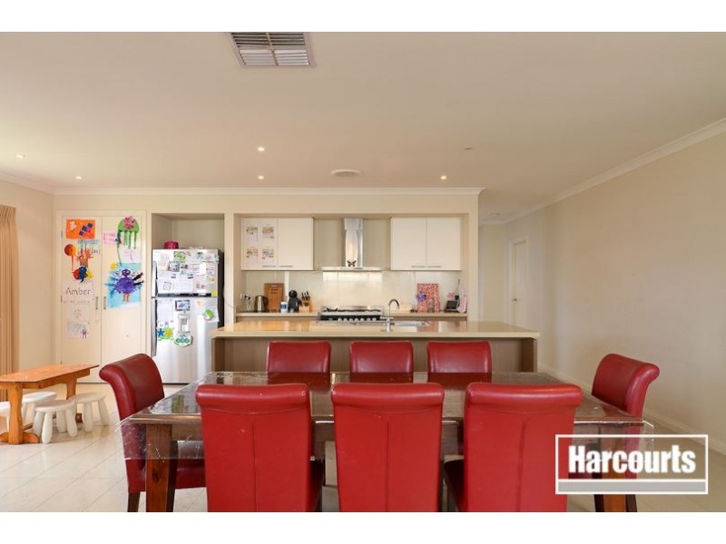 10 Halsbury Place, Skye VIC 3977