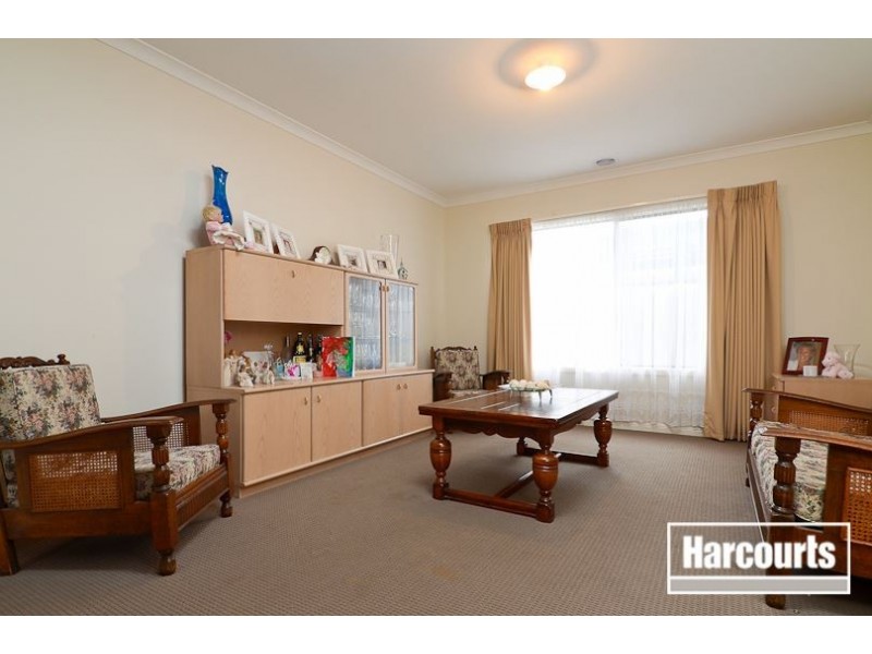 10 Halsbury Place, Skye VIC 3977