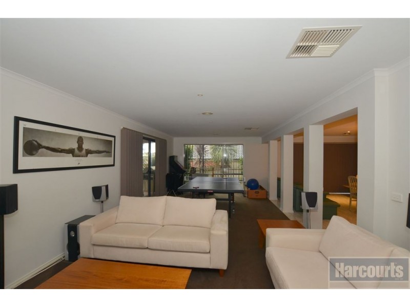 4 Joan Court, Skye VIC 3977