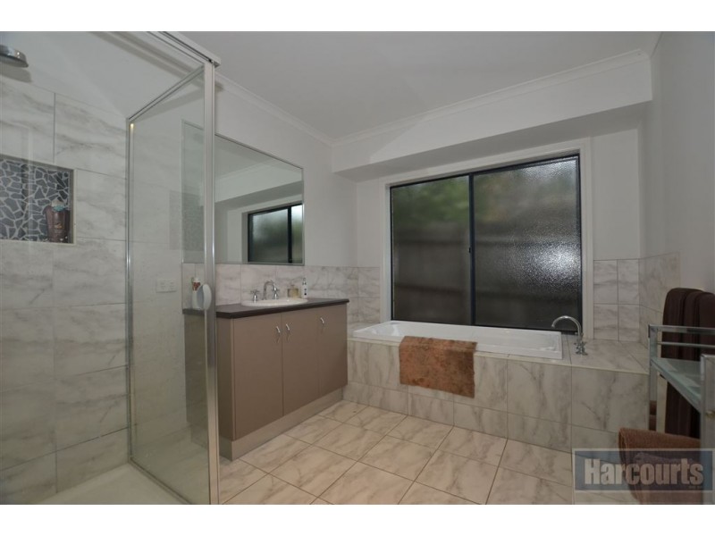 4 Joan Court, Skye VIC 3977