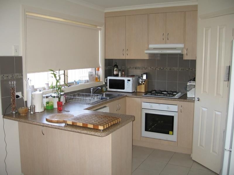 2/11 Coco Parade, Carrum Downs VIC 3201