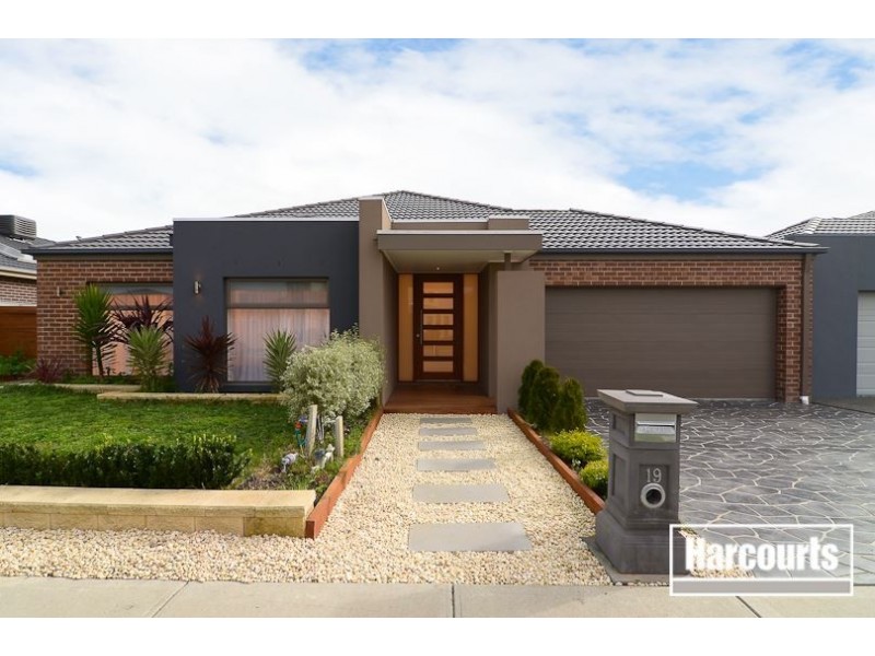 19 Malua Circuit, Sandhurst VIC 3977