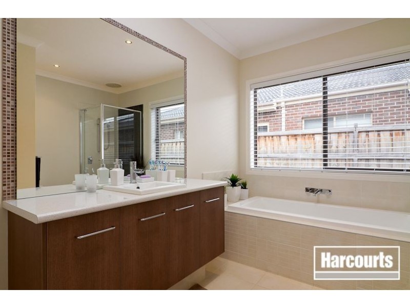 19 Malua Circuit, Sandhurst VIC 3977