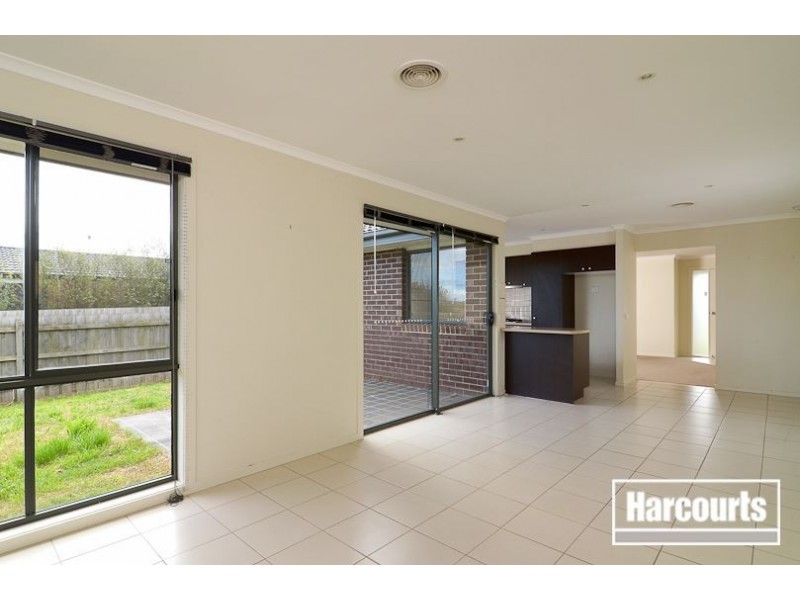 9 Garnet Close, Skye VIC 3977