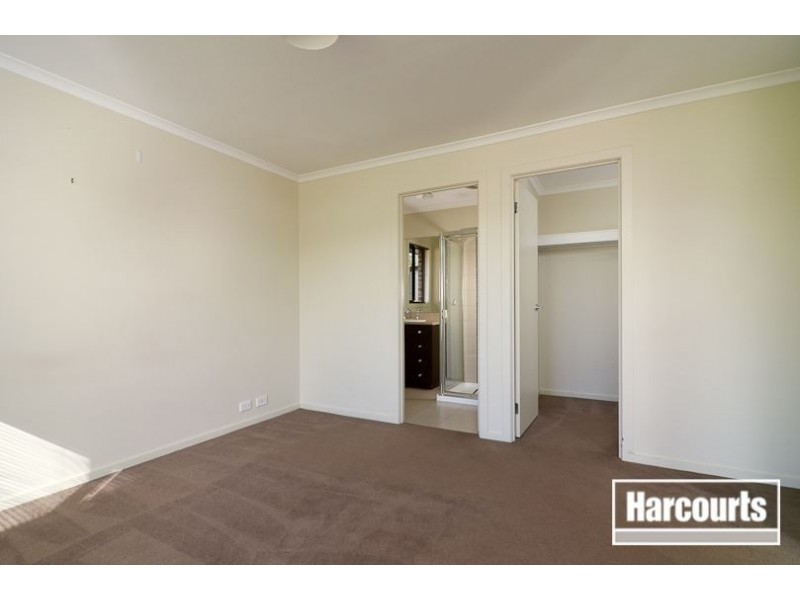 9 Garnet Close, Skye VIC 3977