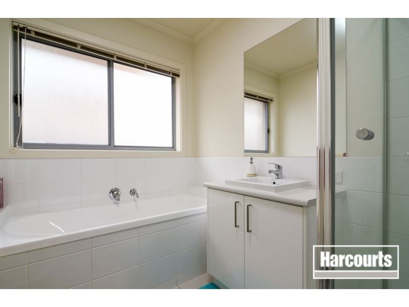 1/104 Broderick Road, Carrum Downs VIC 3201