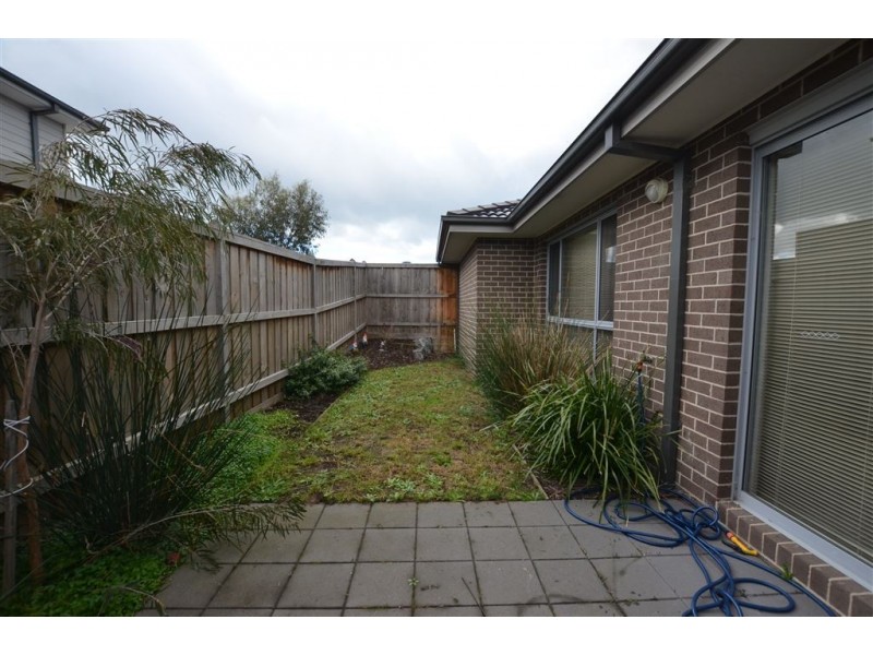 1/15 Bradford Drive, Carrum Downs VIC 3201