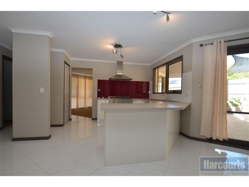 5 Hutchins Way, Skye VIC 3977