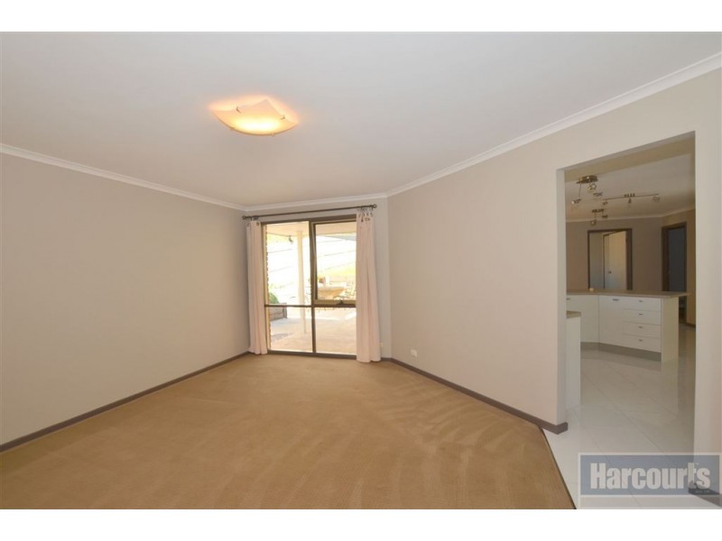 5 Hutchins Way, Skye VIC 3977