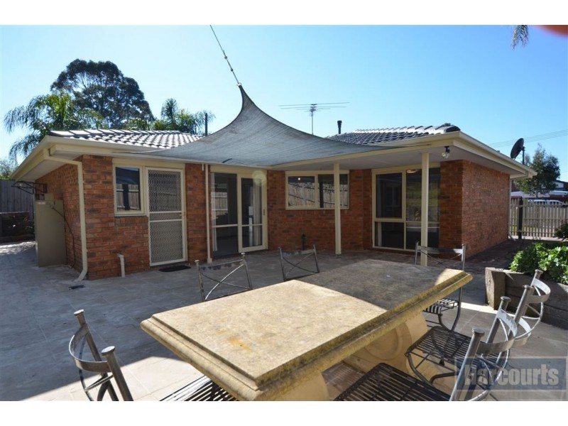 5 Hutchins Way, Skye VIC 3977