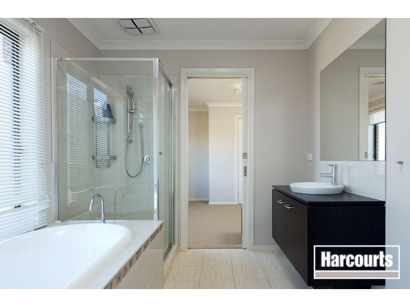 5 Merriwee Chase, Sandhurst VIC 3977