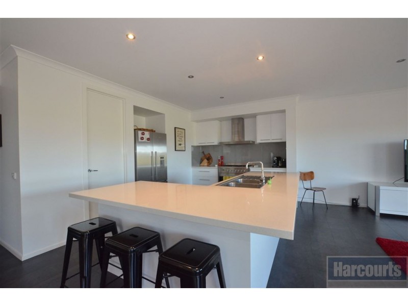 32 Ethereal Way, Sandhurst VIC 3977