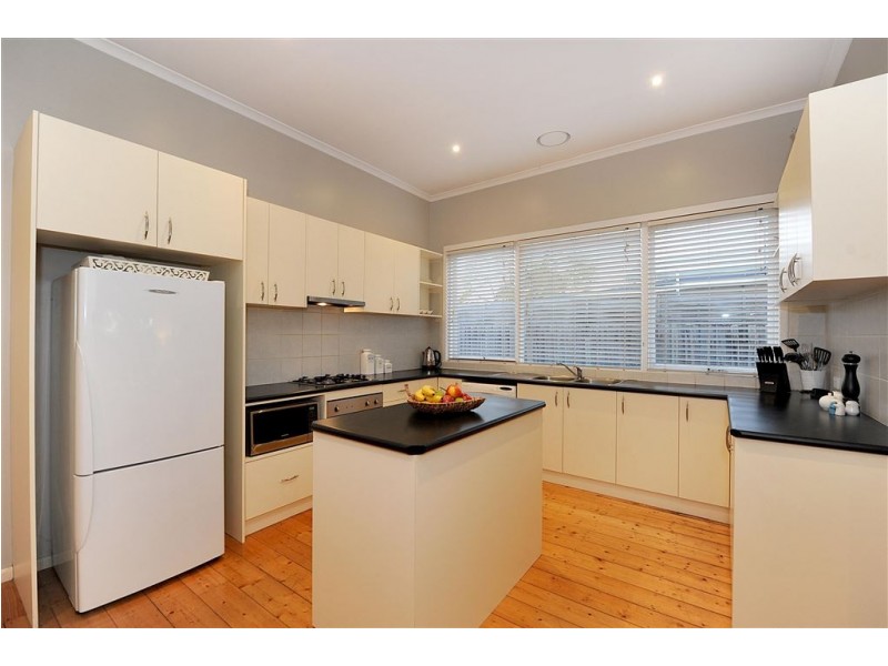 15 First Avenue, Chelsea Heights VIC 3196