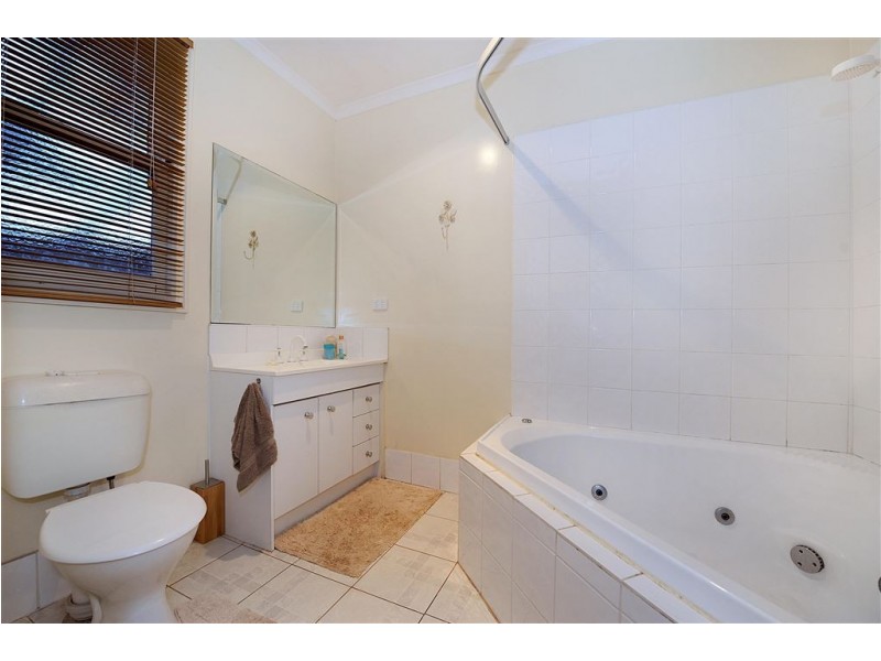 15 First Avenue, Chelsea Heights VIC 3196