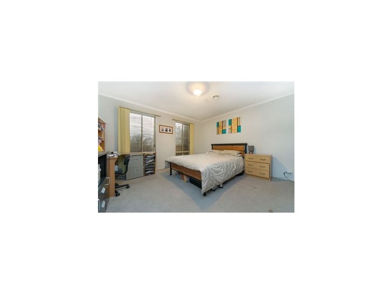 8 Oriana Grove, Skye VIC 3977