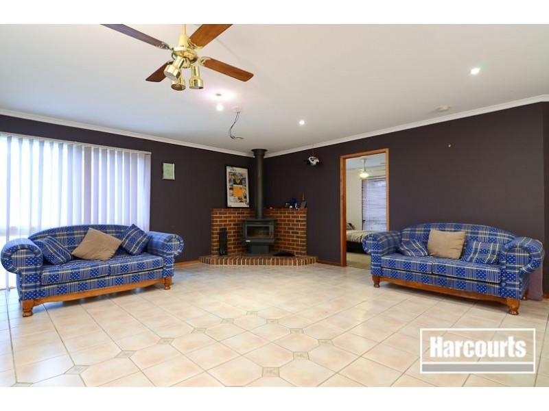 10 Greenwood Drive, Carrum Downs VIC 3201